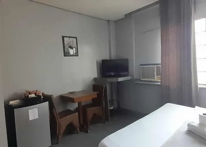 酒店 Slouch And Restaurant 3*