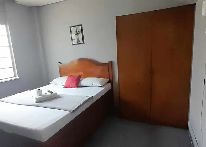 Slouch And Restaurant 酒店 马尼拉