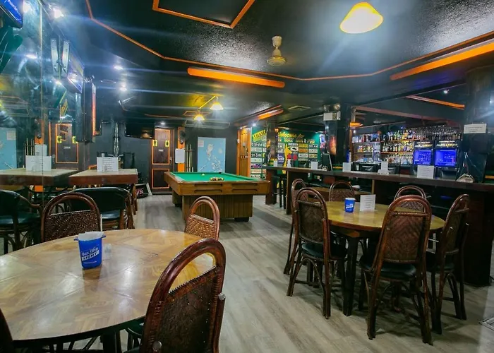 Slouch And Restaurant 3* 马尼拉